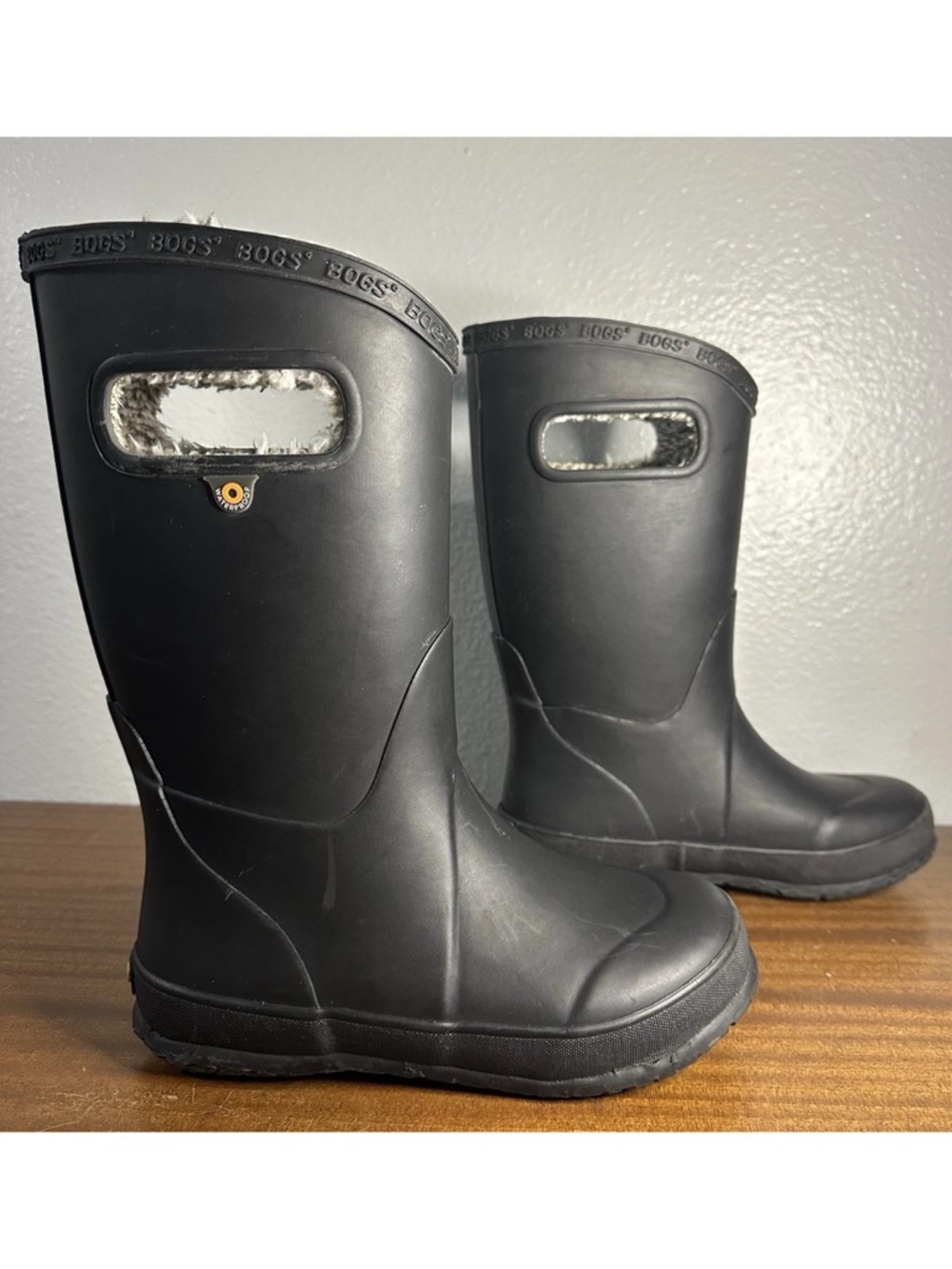 Bogs Rain Boots Big Kids Size 1 Unisex Black Waterproof with Pull On Handles